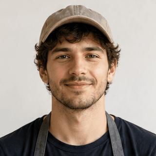 Aiden Brooks profile